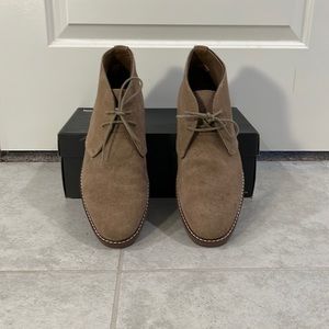 Banana Republic tan suede shoes